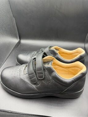 Super fit women’s black shoes size 7.5